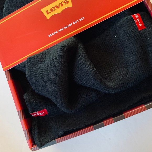 LEVI'S Men's "Beanie & Scarf" Boxed Gift Set NIB - Picture 2 of 4
